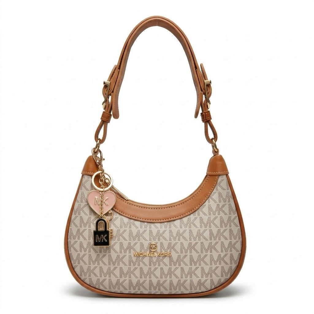 Bolsa de Ombro Meia-Lua Michael Kors com Chaveiro