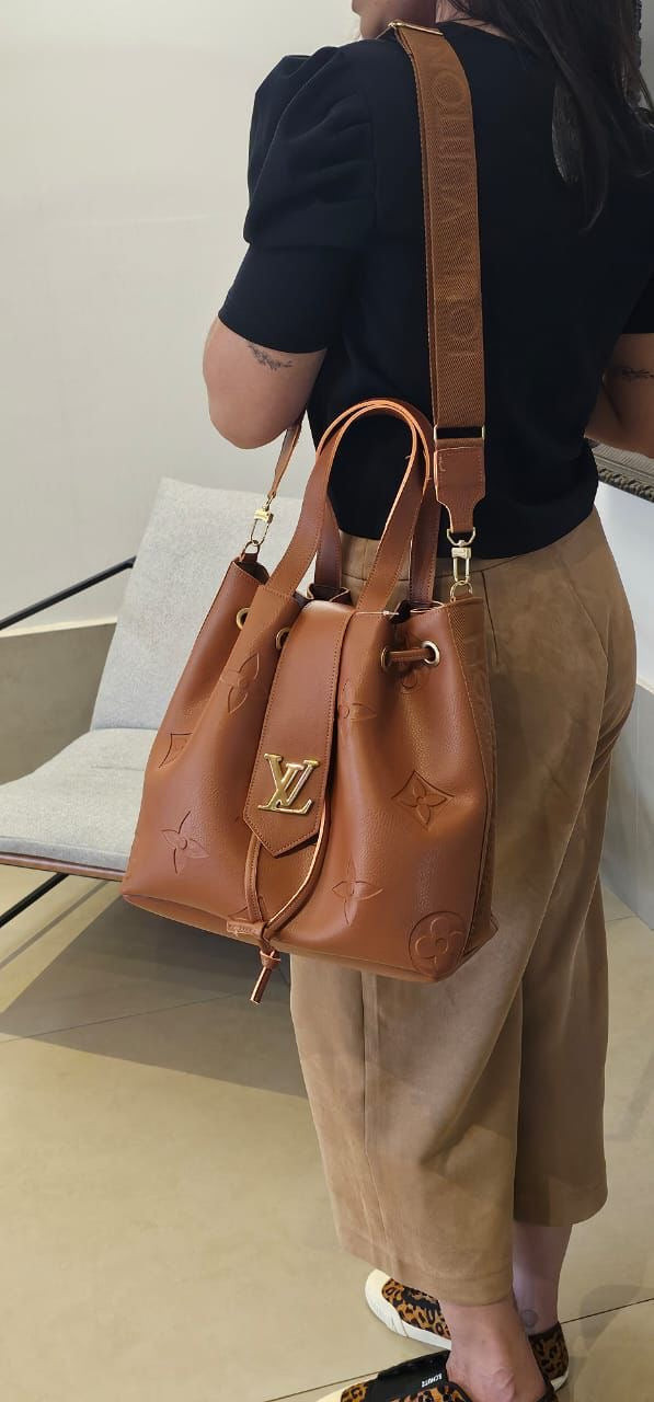 Bolsa Bucket Couro Louis Vuitton