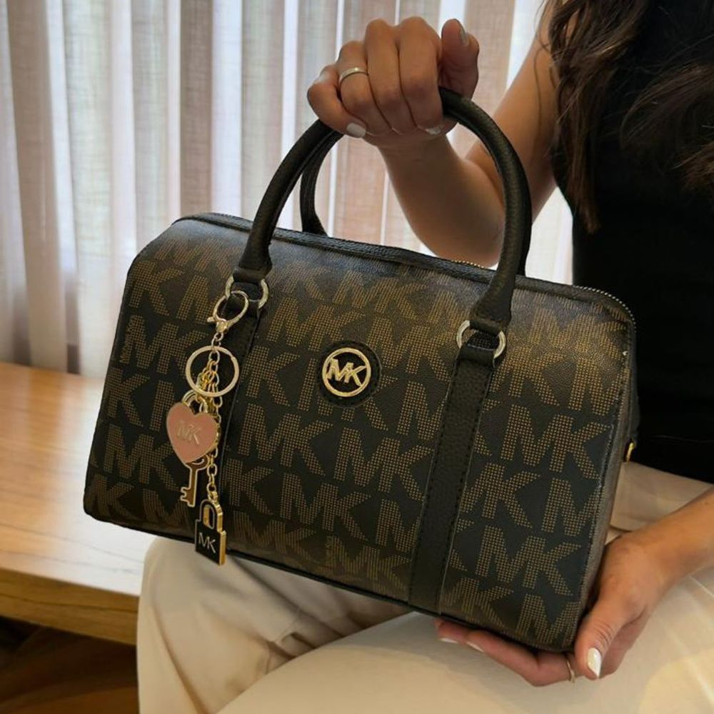 Bolsa Baú Michael Kors com Chaveiro