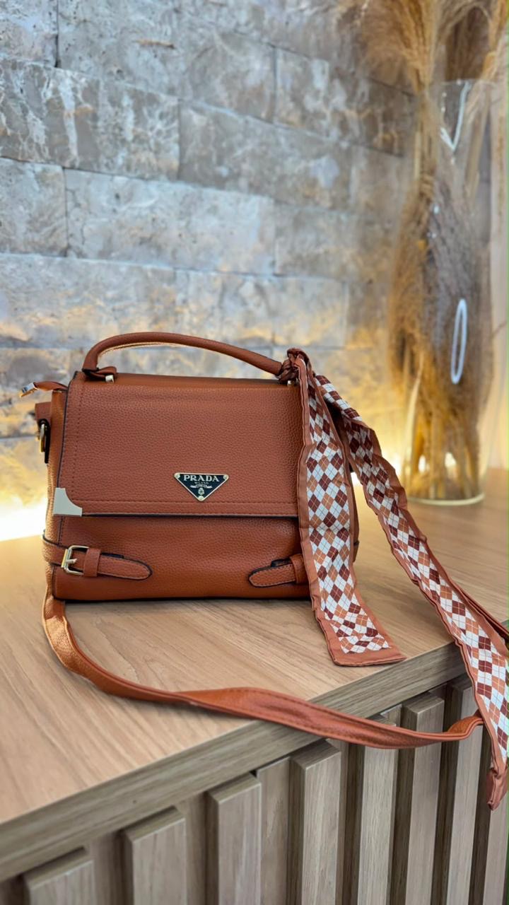 Bolsa Prada Milano com Lenço