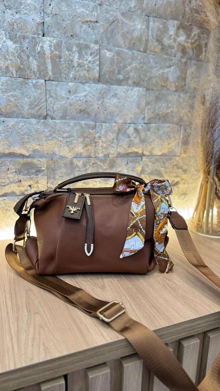 Bolsa Prada Firenze com Lenço
