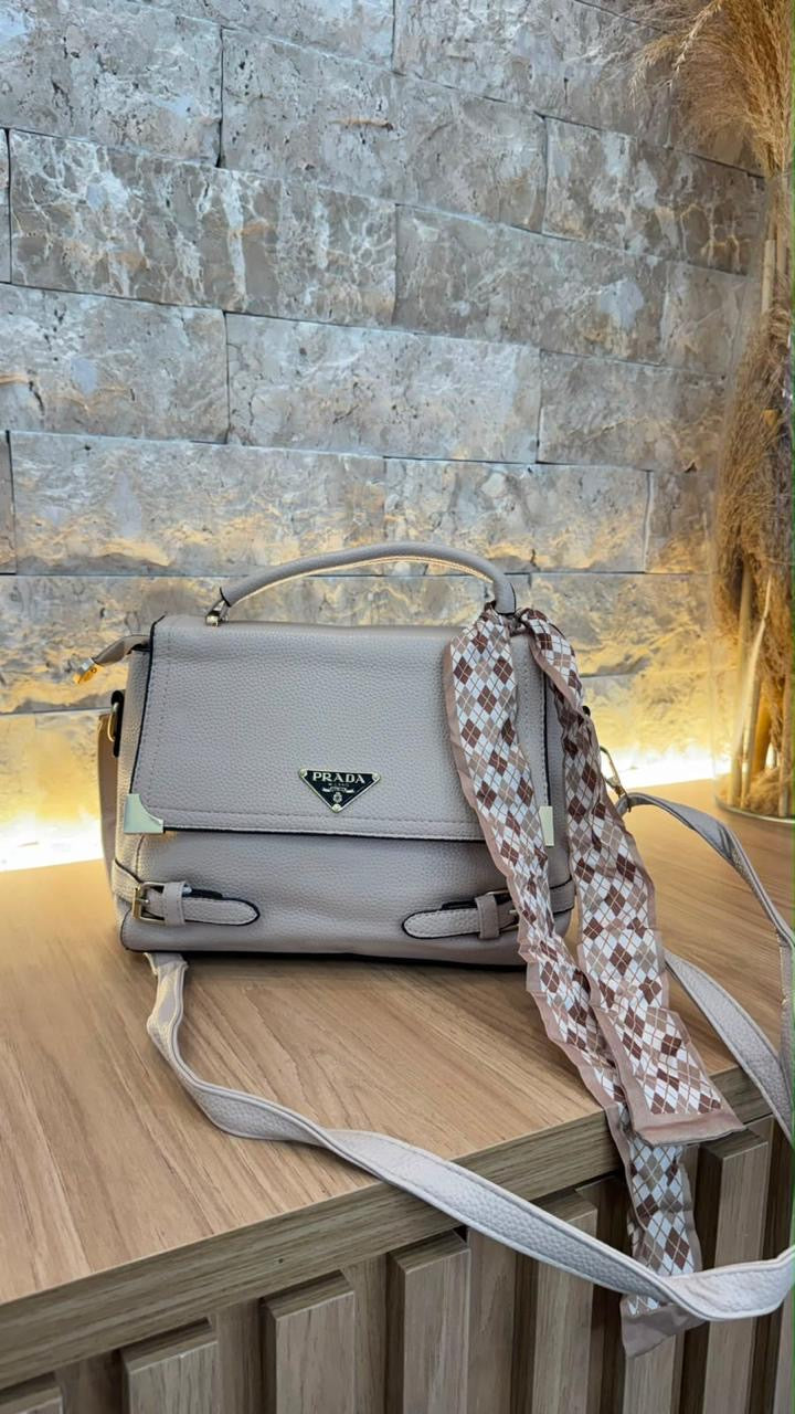 Bolsa Prada Milano com Lenço