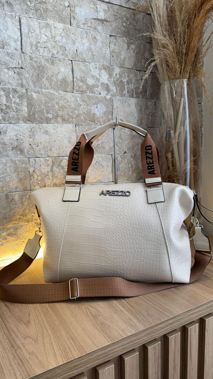 Bolsa AREZZO de Couro Crocodilo e Alça Logotipada