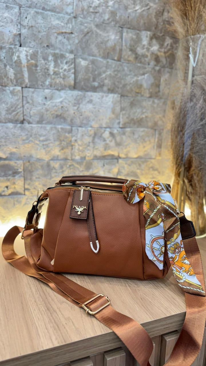 Bolsa Prada Firenze com Lenço